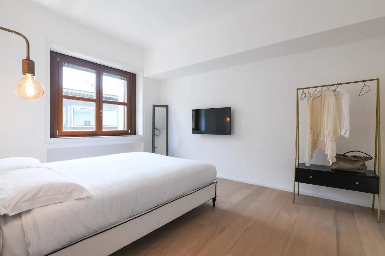 Elegant Urban Retreat In The Heart Of Milan - Brera Apartment Italy