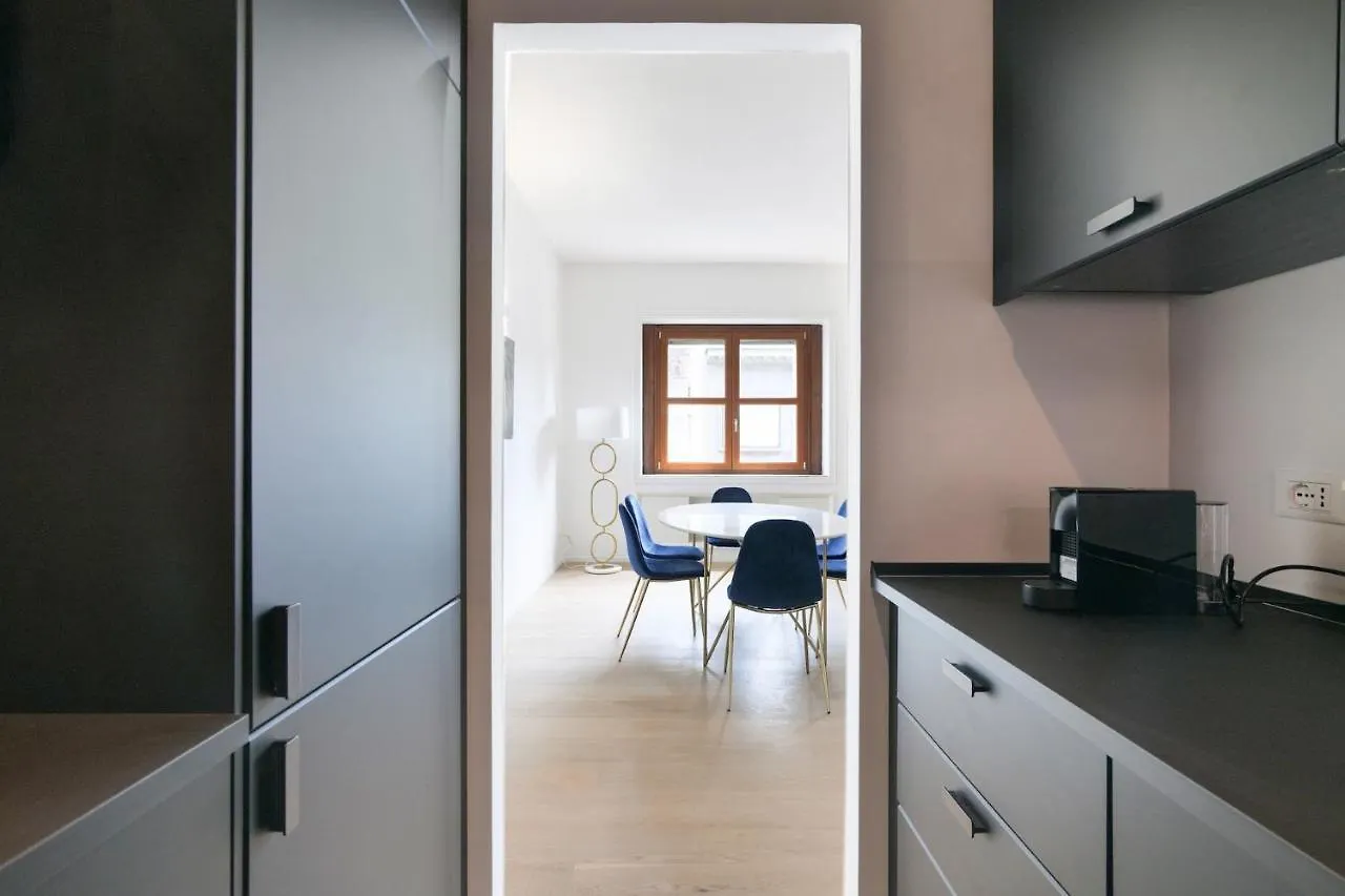 Elegant Urban Retreat In The Heart Of Milan - Brera Apartment