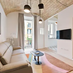 Buzzstays - Stylish Vatican Downtown Apartment Rome